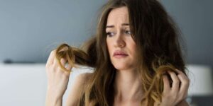 Capelli danneggiati: il trattamento fai da te